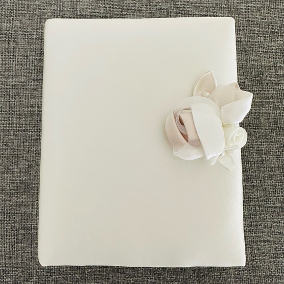 Amour Wedding Photo Album Ivory Satin Memories Book - Picture 1 of 6
